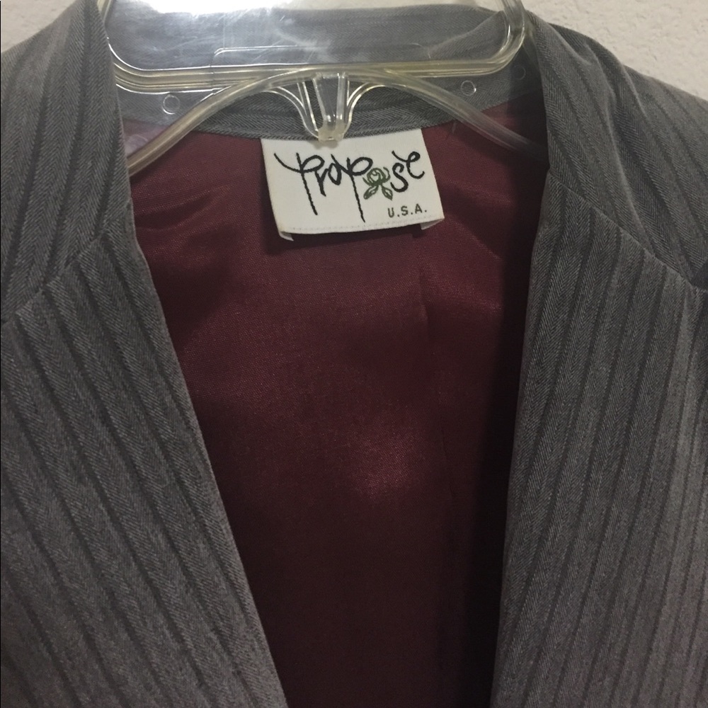 Gray striped blazer - Picture 3 of 6